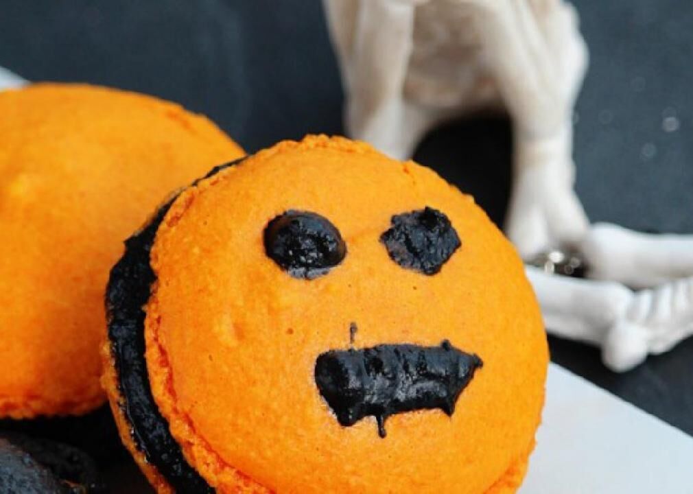 Halloween Macarons